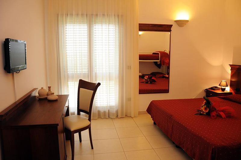 Agri Hotel Conte Salentino Сант-Исидоро Экстерьер фото