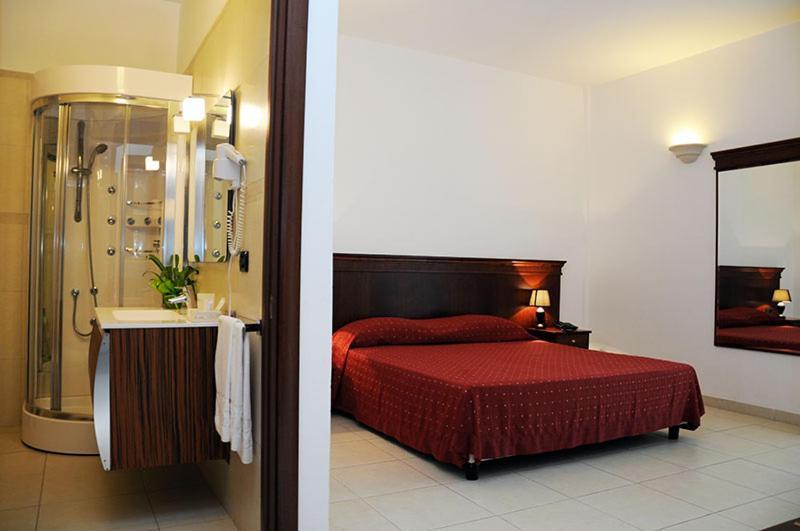 Agri Hotel Conte Salentino Сант-Исидоро Экстерьер фото