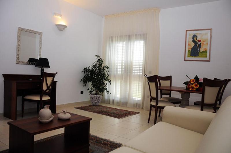 Agri Hotel Conte Salentino Сант-Исидоро Экстерьер фото
