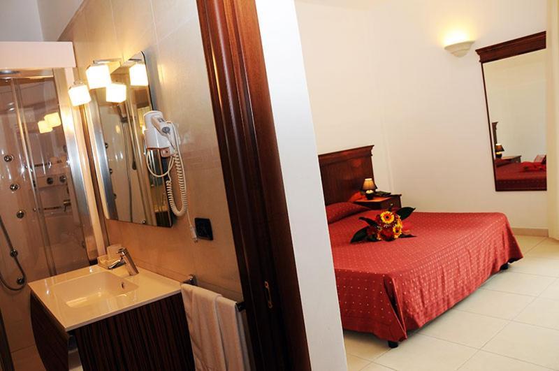 Agri Hotel Conte Salentino Сант-Исидоро Экстерьер фото