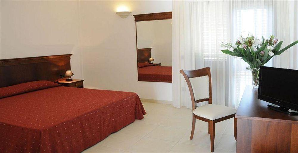 Agri Hotel Conte Salentino Сант-Исидоро Экстерьер фото