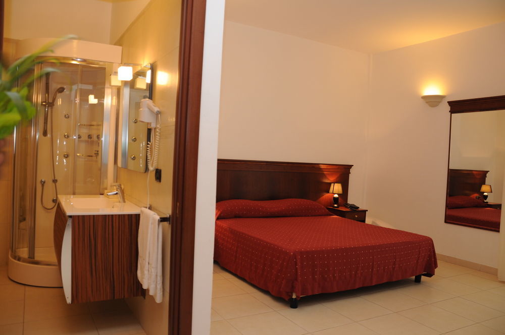 Agri Hotel Conte Salentino Сант-Исидоро Экстерьер фото